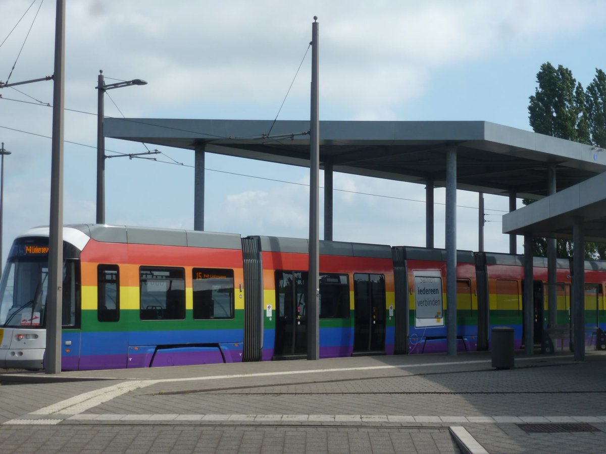 GroenGangmaker's tweet image. Hoe cool! Je kan met de regenboogtram naar Antwerpen. 😊

Elk mens moet altijd zichzelf kunnen zijn. Het klinkt zo evident. Helaas blijkt het in realiteit soms nog bijzonder moeilijk te liggen. Gelijke rechten voor iedereen: het is een strijd die we samen moeten blijven leveren!
