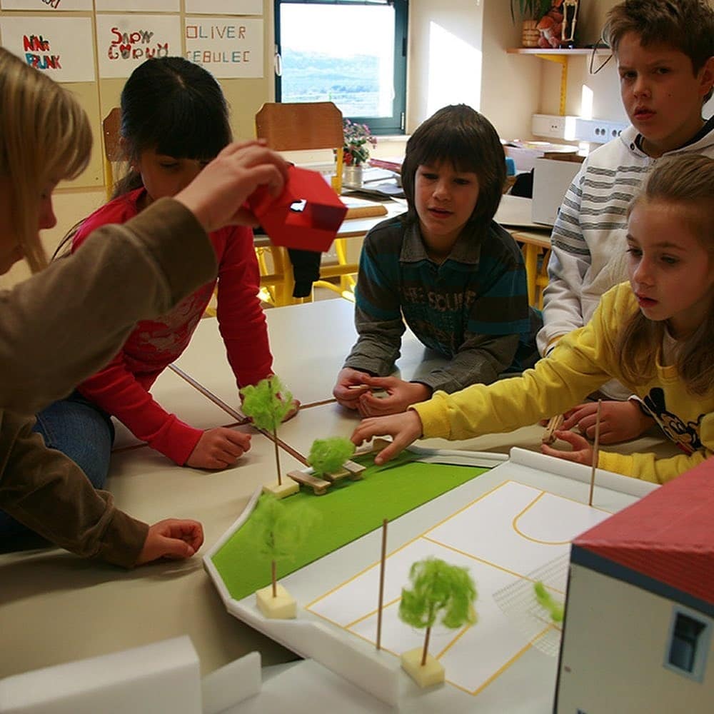 Prevetrimo Tomaj (New wind in Tomaj) EU Best Practice Slovenia selected by UIRS /THE REBIRTH OF VOLUNTARY WORK FOR THE COMMON GOOD prostoroz.org