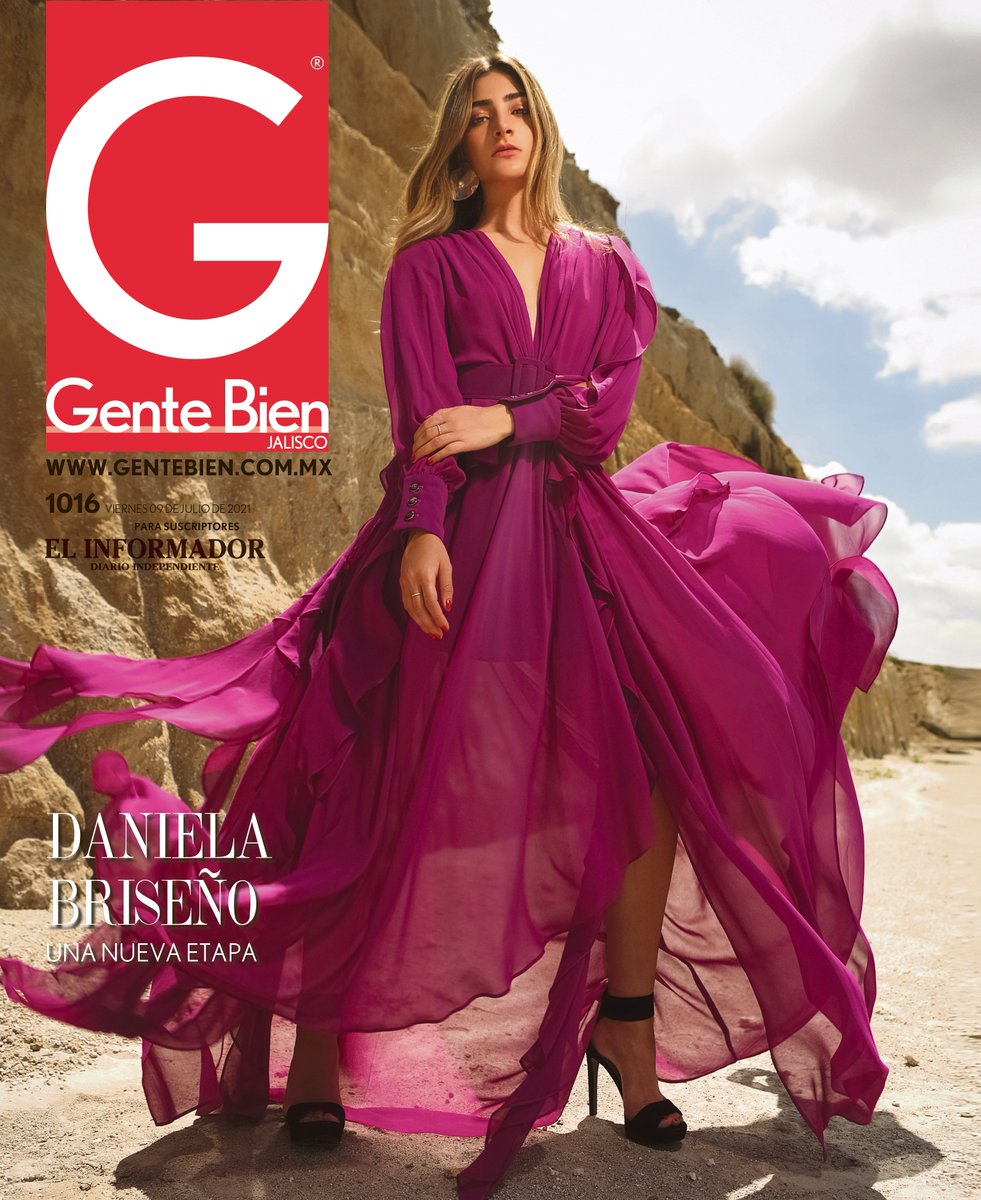 HOY EN PORTADA📸✨ La tapatía Daniela Briseño protagoniza nuestra edición especial de graduaciones. 🎓 En entrevista nos platica sobre cómo fue terminar la preparatoria en época de pandemia, además, posó para Gente Bien Jalisco usando increíbles outfits de Ugga Concept Store 🙌
