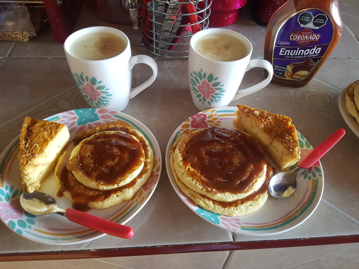 fernandofr1203's tweet photo. Buenos Días Gente Hermosa. 
Como siempre, una delicia desayunar con mi perverza favorita. 
😍👉👌❤ https://t.co/cuGGAEv60b