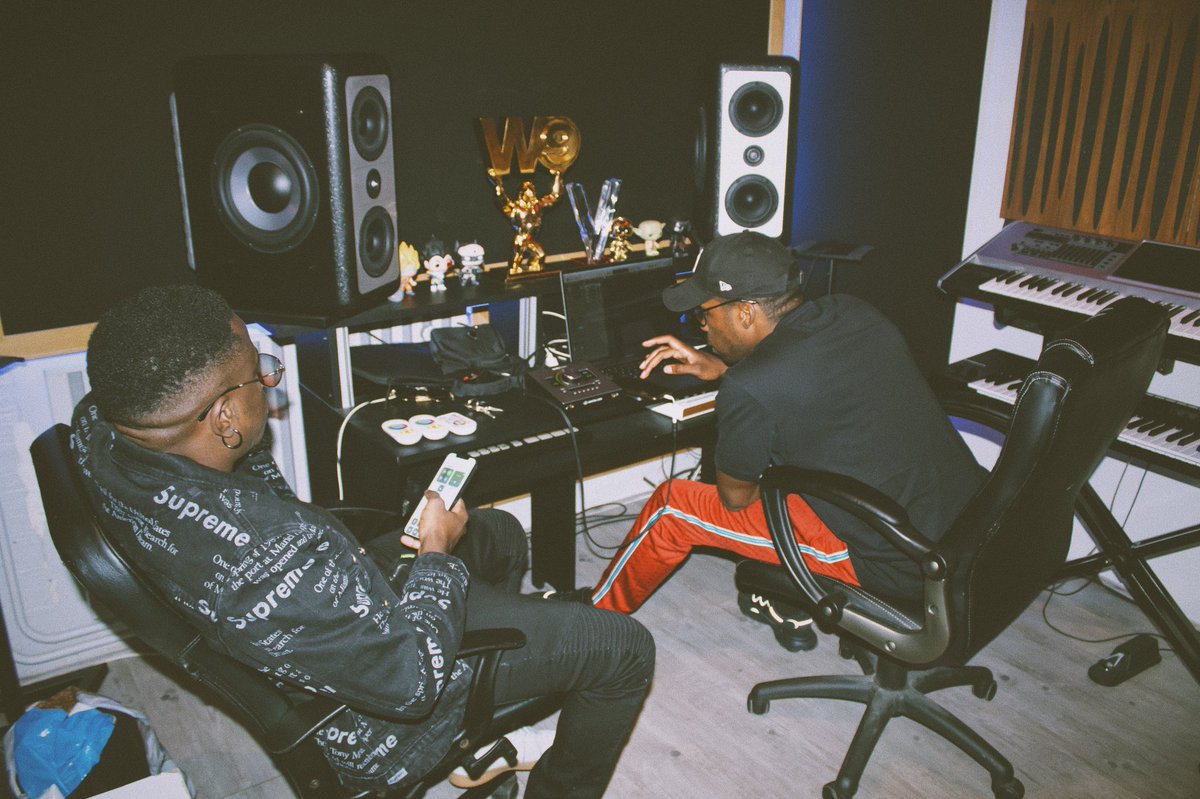 Didibofficial's tweet photo. Big Didi x Big Dany Synthé 🎹 
💪🏾🏴‍☠️ https://t.co/e2f6RQRoof