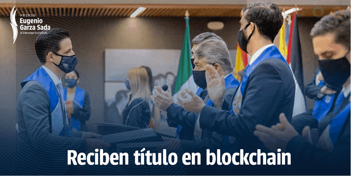 El <a href="/TecdeMonterrey/">Tecnológico de Monterrey</a> festejó a sus graduandos de la generación 2021 que recibieron su constancia de estudios en blockchain, la cual hace más sencillo la verificación de su validez en el mundo. ow.ly/s5WS50Fsj3X