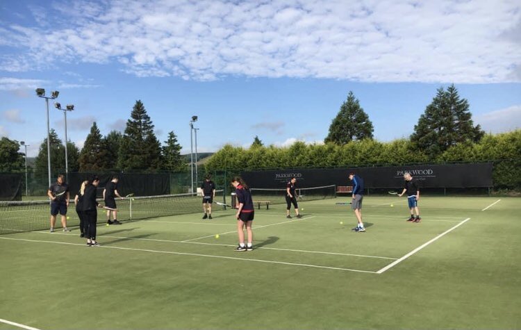 Haslingden High School trying tennis at Parkwood! 🎾