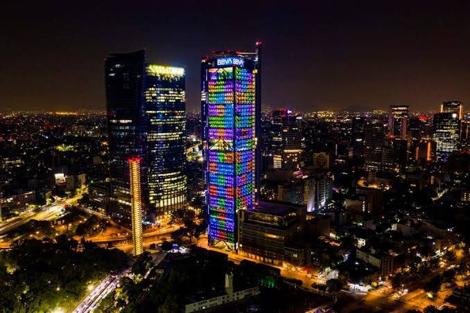 SELENANATI0N's tweet image. Hola tío @BBVA_Mex, los selenators amaríamos ver que la torre BBVA se iluminara este próximo 22 de Julio, en honor al cumpleaños #29 de Selena Gomez. Esperamos contar con su apoyo y una pronta respuesta ¡Gracias!

SELENA EN TORRE BBVA
@selenagomez @SelenaNationMX @selenagomezmex