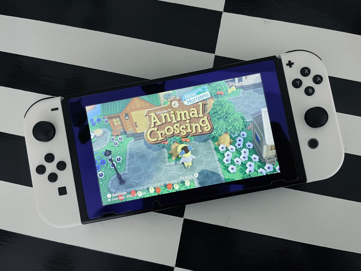 Everyone's like, “oh, #SwitchOLED is white. What a vibe!” I've been here living in the future, I guess. ❤️‍🔥