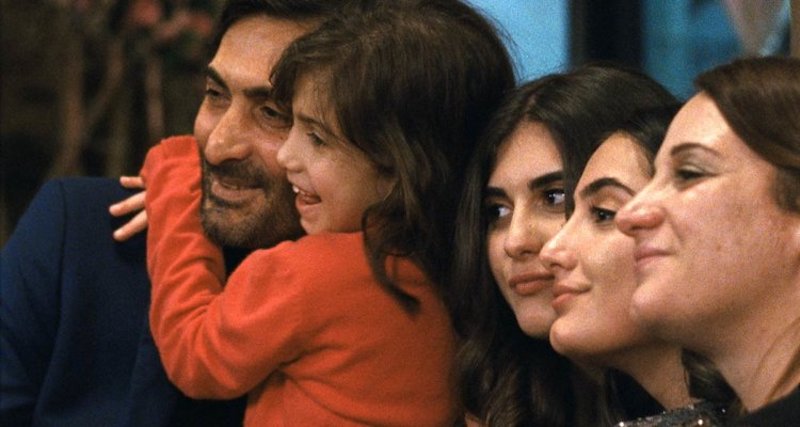 dmbatlle's tweet photo. Primera obra maestra (o casi) de #Cannes2021: A CHIARA, cierre de la trilogía calabresa de Jonas Carpignano tras "Mediterranea" y "A Ciambra" (estreno de hoy en la Quincena de Realizadores). Sin dudas, uno de los directores contemporáneos más singulares.
https://t.co/7x4IxDAMnL https://t.co/44rpJ3sPDz