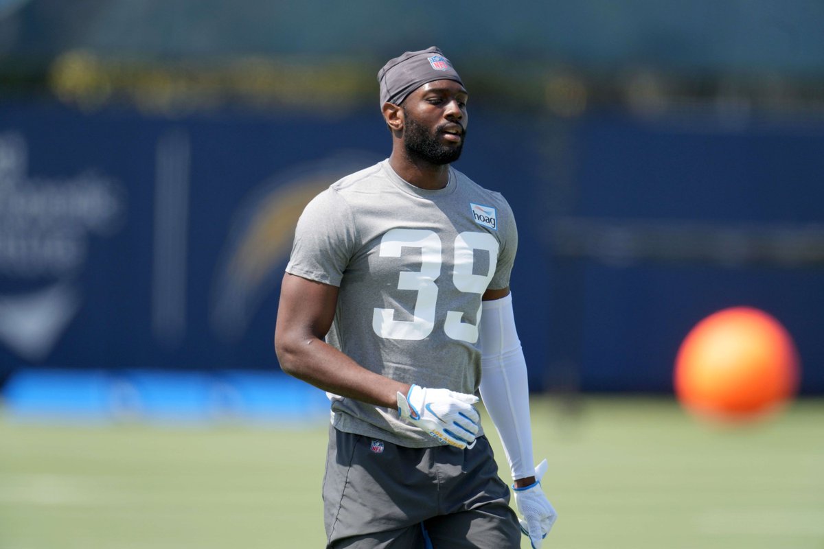 #Chargers 90-in-90: CB Donte Vaughn

Vaughn (6’2 210) was signed as a UDFA following the 2020 draft. A rotational player in college, his size and length was too good to pass up for former DC Gus Bradley. He spent all of 2020 on the practice squad. https://t.co/eTehHHnQid https://t.co/m1nUhf3hFe