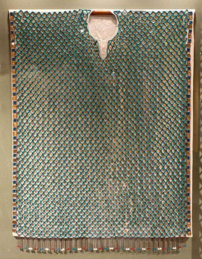 bruce_jeh's tweet photo. Clothing from King Tutankhamen's tomb, recreated by the Borås Weaving School. Much of what was recovered from the tomb was badly decayed and in a couple of cases, pieces were put in the trash heap by Howard Carter. This are all carefully recreated replicas. #Tutankhamen https://t.co/tYs9FcHv8B