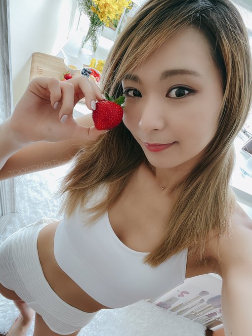lovely breakfast🍓💓🍼 https://t.co/iWemco3M3X<a href="/tag/summer2021"class="tags"><span>#summer2021</span></a>