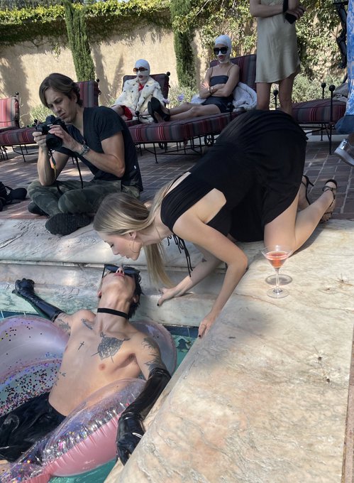 my boyfriend&rsquo;s makeup is better than mine pt. 348 https://t.co/6L4kRSAEDS