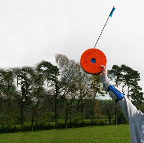 OnTargettEvents's tweet photo. Now that's a lucky shot 😎 🎯 

Aerial Archery at its finest 👌 

#aerialarchery #aim #archery #aerial #lucky #shot #nature #outside #activity #nature #uk #bucks https://t.co/R5UDK0WYxS