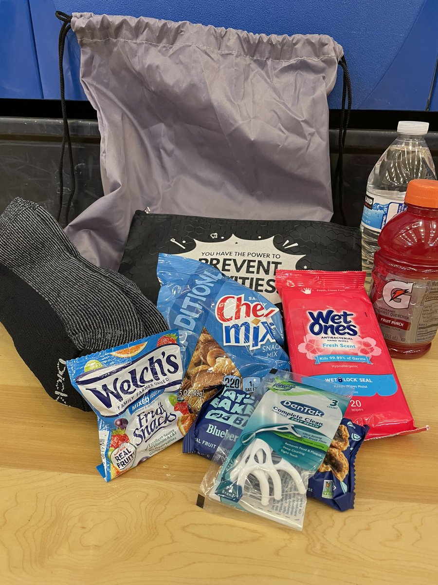 KristenMCoates's tweet photo. @TwinRiversUSD vaccination clinic @ Norwood Jr. High school. Quick, easy. Get your swag bag and some free ice cream! 10-12 today!
@2amazing2bgrace @SuptMartinez @CMSeanLoloee @barlowdiedre @grant_unionhs @RioLindaAD @MessengerRio https://t.co/Mo79GpWxCB