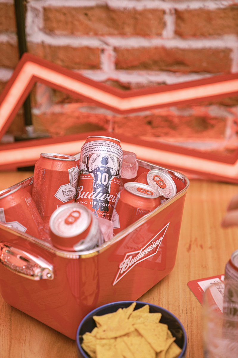 agoscalise's tweet photo. ¡SORTEO! 

Junto a los amigos de Budweiser vamos a sortear SIX PACK + VASO DE MESSI + BEERMAT + DESTAPADOR! 💣 

Para participar 

- Darle RT a este tuit
- Seguir a @budargentina y a @agoscalise 

El ganador será anunciado mañana 10/7✨ ¡Éxitos! https://t.co/65EiEkjDlq