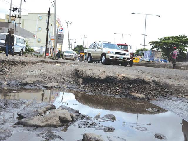 PO_GrassRootM's tweet photo. These are bad roads in Lagos state unfortunately governor @jidesanwoolu does not recognize that its his responsibility to fixing them. @jidesanwoolu can go after protesters and even killing them than, giving the people good governance and development #FixLagos @jidesanwoolu. https://t.co/1emYw9FpsG