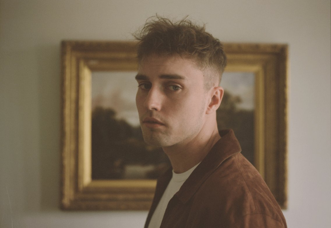 lvely94's tweet photo. @dailyfender @TwitterSupport @Twitter 
We would like to request a Twitter Topic for Sam Fender. Thank youu 💗 https://t.co/WYeu7erZeu