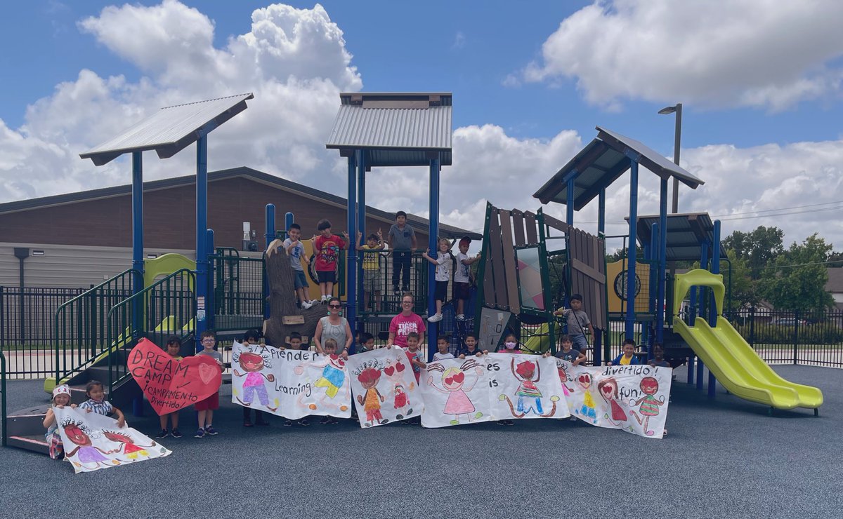 #DreamCamp21 = Learning is FUN!! ¡Aprender es DIVERTIDO! 🤗🥰📚🎉 @TESJGraham <a href="/teachdualSLE/">Nidia Perkins</a>