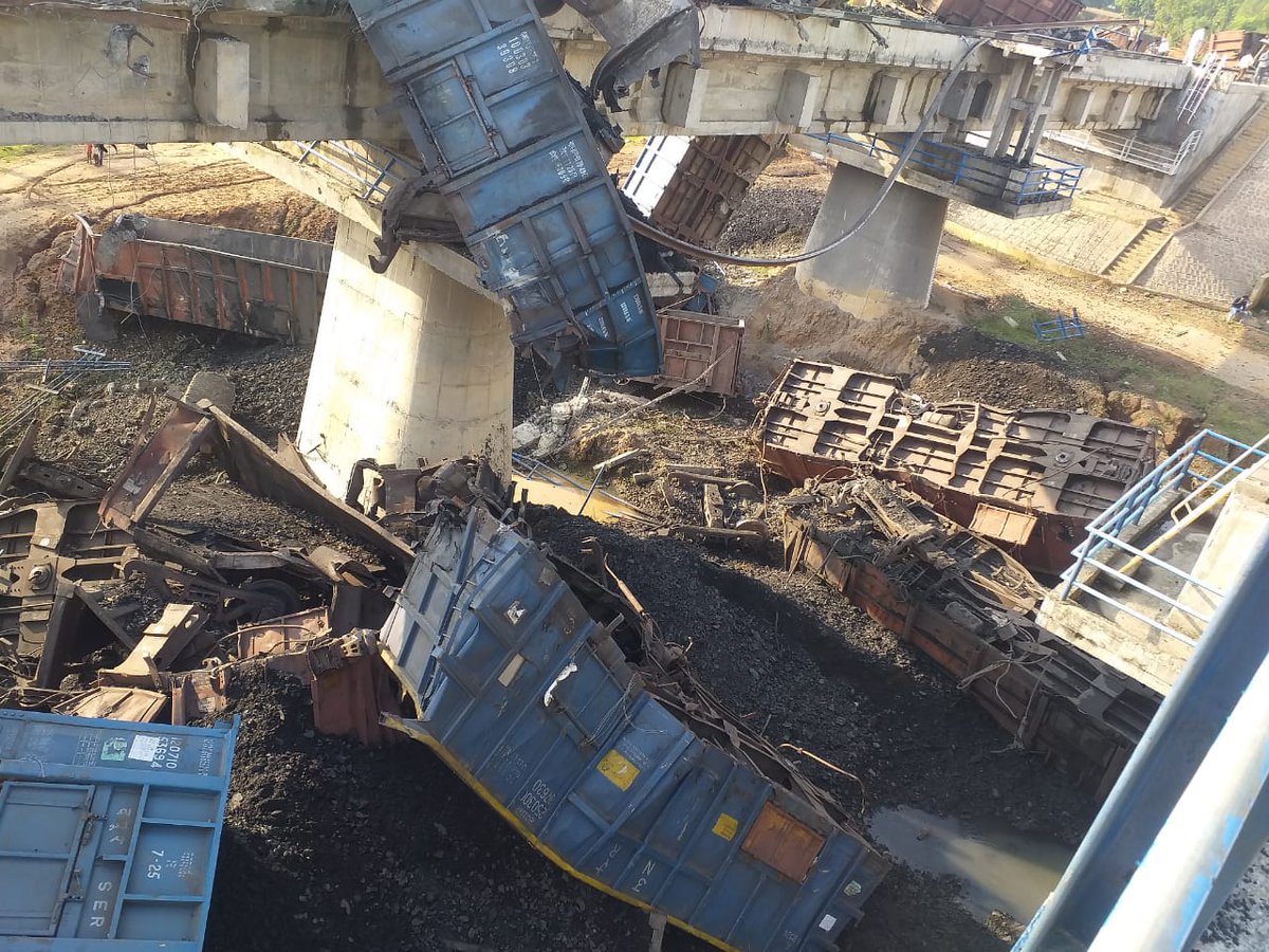 rajtoday's tweet photo. Bad one! Coal train derailment in Madhya Pradesh on Friday No injuries, or casualties, but damage looks immense. https://t.co/6q7pGkzTe0 @AshwiniVaishnaw https://t.co/nn4jd5OReO