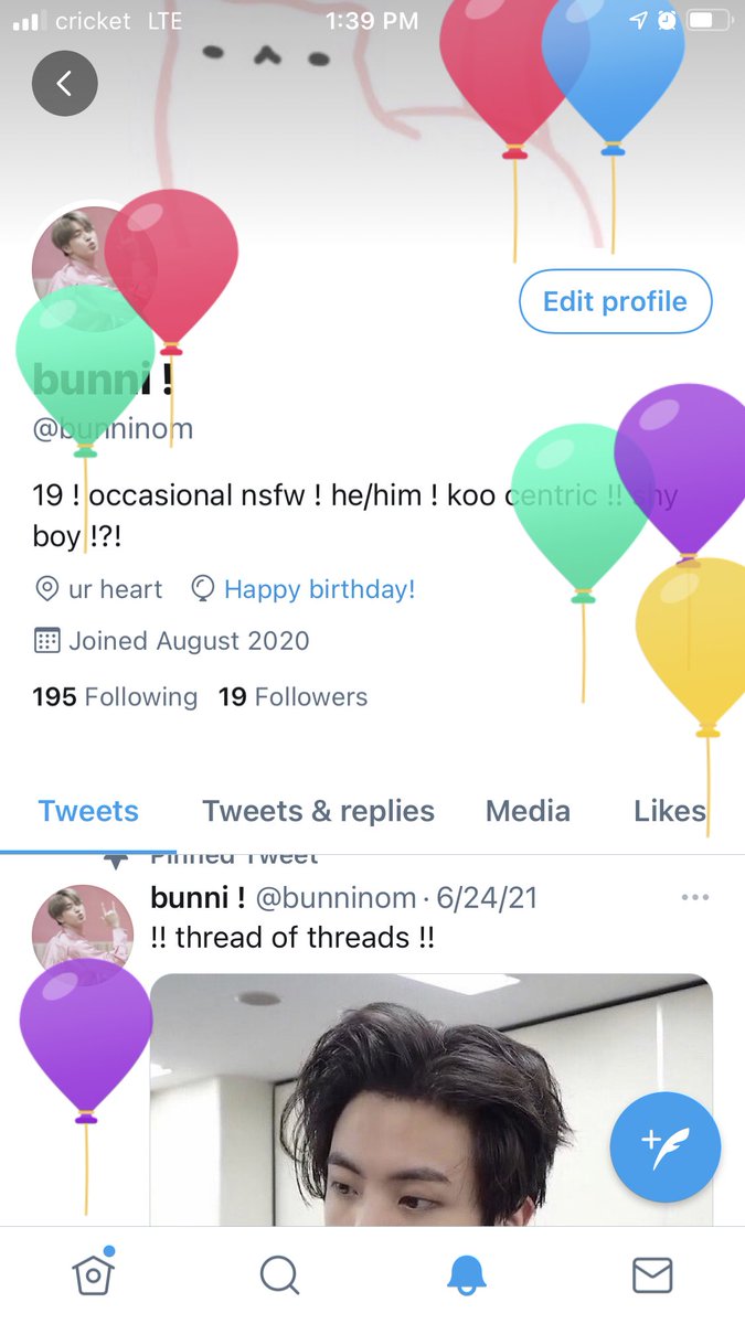 bunninom's tweet photo. I GOT THE BALLOONS https://t.co/UxCXk6V1BT