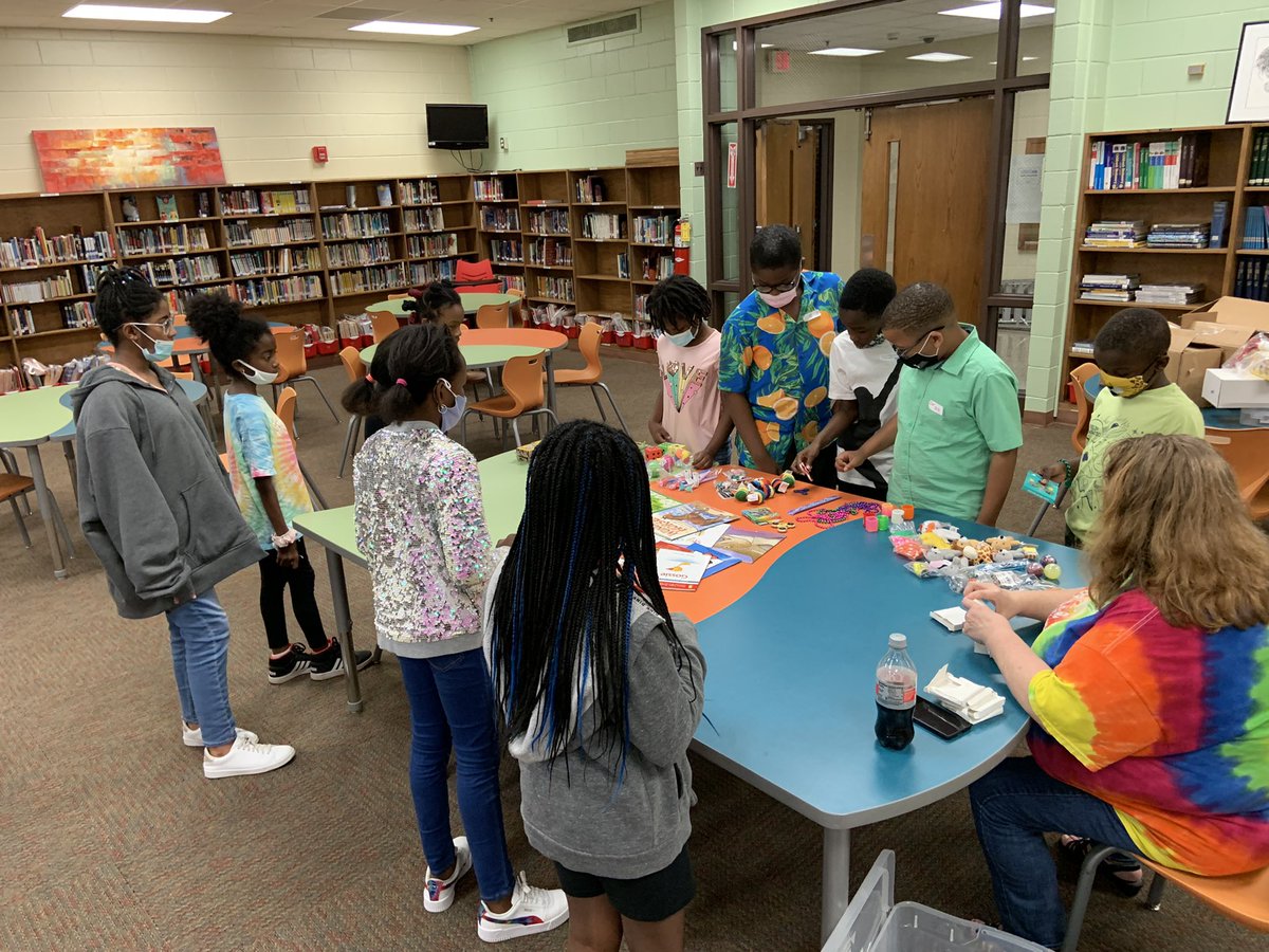 DrHagansJAGS_AP's tweet photo. Today was another amazing day filled with rewards. Scholars were able to reap the benefits of positive behavior and actions at the PBIS store! @SeabornLeeES @WolfCreekWolves @RES_Royals #FCSsummer https://t.co/mQt4ELdkht