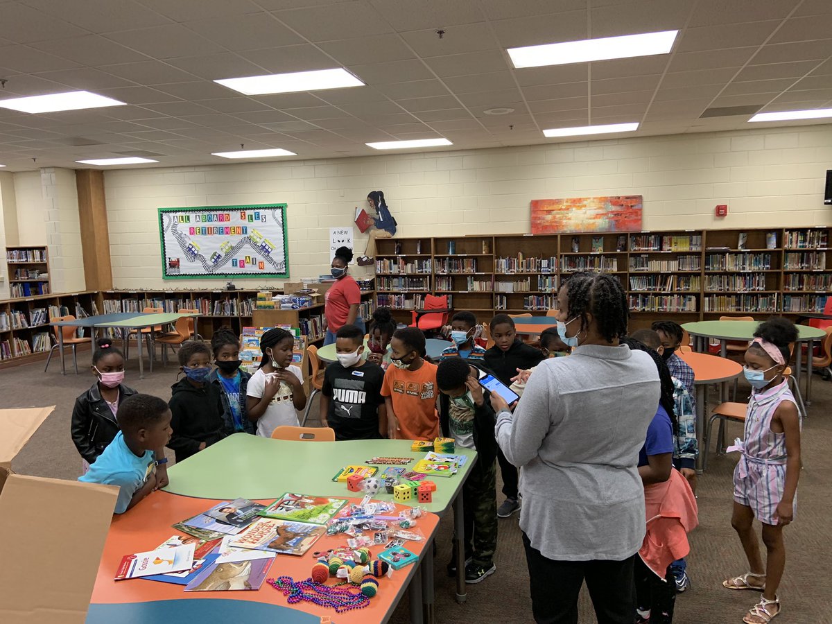 DrHagansJAGS_AP's tweet photo. Today was another amazing day filled with rewards. Scholars were able to reap the benefits of positive behavior and actions at the PBIS store! @SeabornLeeES @WolfCreekWolves @RES_Royals #FCSsummer https://t.co/mQt4ELdkht