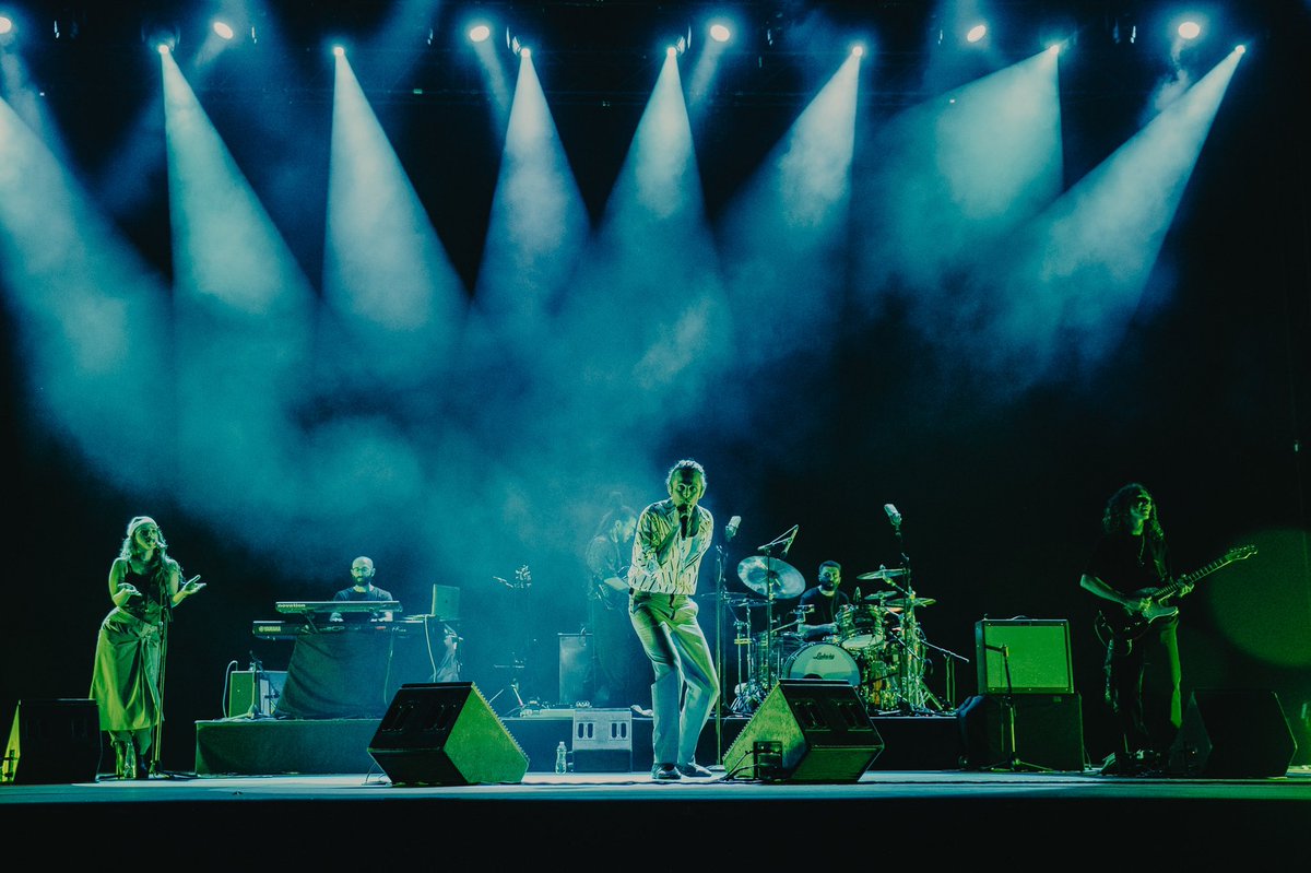 Roma sei unica 🥰 Il tour è cominciato, ci vediamo in giro con @Ghemon 😈 Grazie @kimmika per queste foto meravigliose ✨ @AuditoriumPdM #ghemon #evisseroferitiecontenti #evisseroferitiecontentitour #auditoriumparcodellamusica #roma