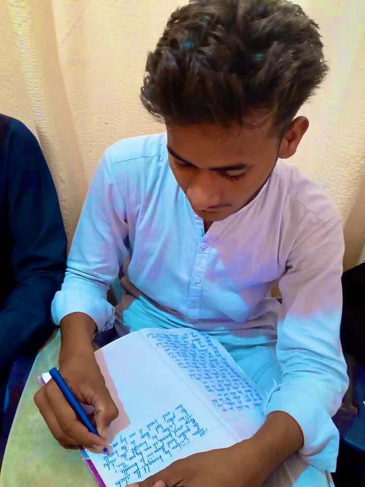 Sangrisaeed's tweet photo. Beautiful hand writing of young student under supervision of teacher sir shams Shino #OwnOne academy #Dadu https://t.co/qxSM0qQngX