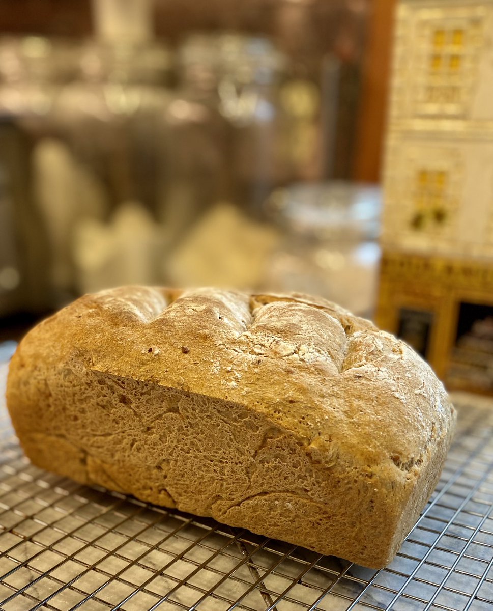 samanthamcgarry's tweet photo. Today's bake is an easy whole grain seeded loaf - recipe from Minimalist Baker. #fridaybaking #bread https://t.co/wdN3VsUrSW