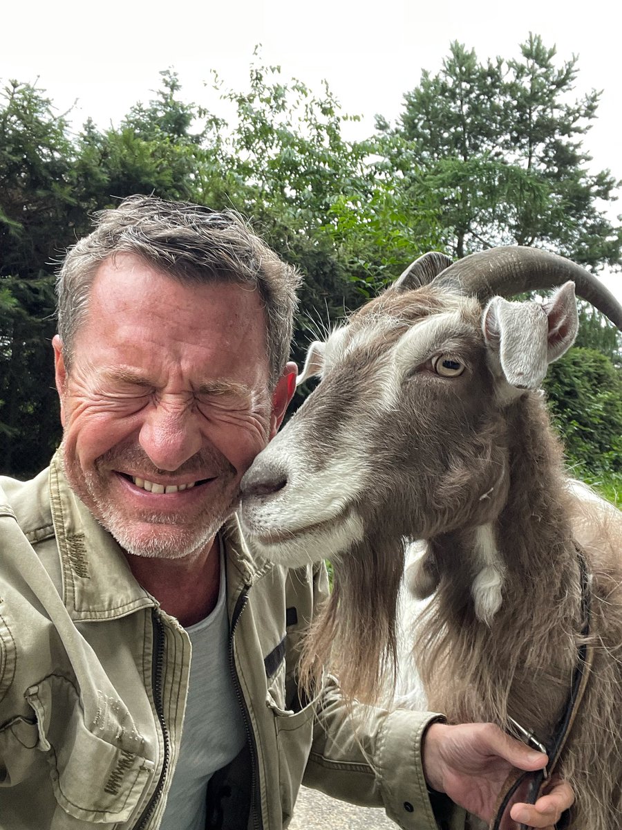 Heute war für uns ein Zwei ein gleichwohl schwerer &amp; schöner Tag…❤️🐐