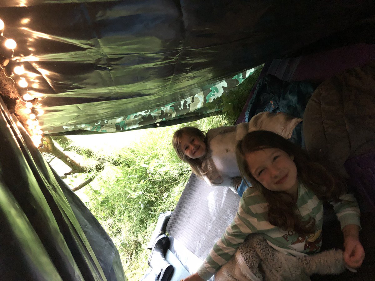 Tonight we’re in a bivouac in the garden to #BoycottYourBed, raising money for <a href="/actnforchildren/">Action for Children</a> - and it’s just started raining ☔️ !! You can support us here: justgiving.com/fundraising/mi…