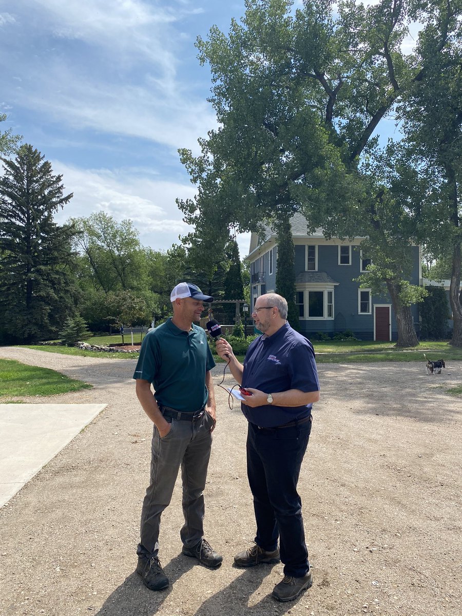 RRFNWick's tweet photo. Donny Allmaras Bremen, ND -still sees potential in soybeans. “Shorter stature beans doesn’t matter. Short beans can still pull in yields” @NDGrainco  @trust_ati #boots21 https://t.co/jDRiDvcVCs