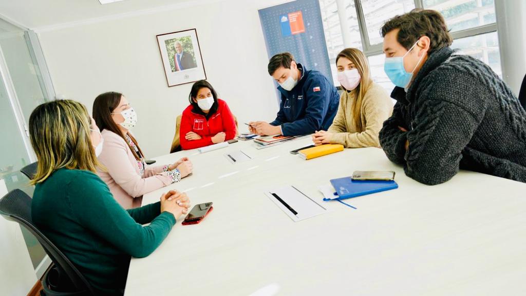 FOSIS_Maule's tweet photo. ☝️ Con el foco puesto en el corto plazo y el apoyo oportuno para paliar los efectos del #Coronavirus en el #Maule, hoy se reunió el #GabineteSocial encabezado en #Talca por la @subse_ssociales, @a_balladaresl

Nuestro Director @amunozavalos expuso sobre el rol del @FOSIS_Chile https://t.co/U5d5k5Kz38