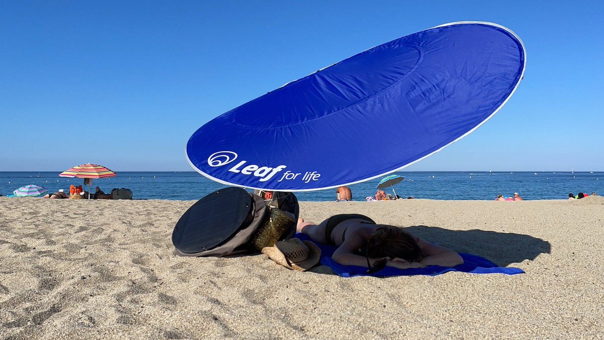 GadgetFlow's tweet image. The Leaf for Life reinvented parasol collection thegadgetflow.com/portfolio/leaf… With a revolutionary design, it won’t blow away in windy weather. #summerisnow #beachlife