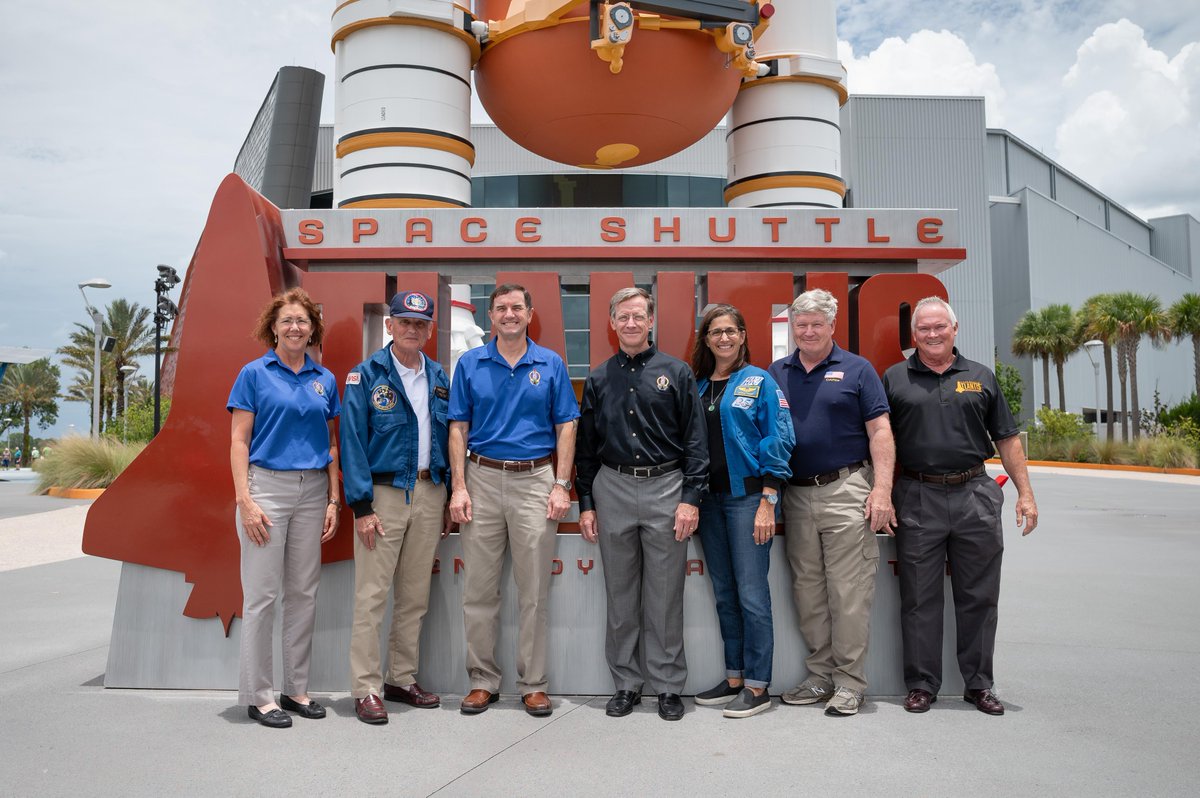 ExploreSpaceKSC's tweet photo. 🚀LIFTOFF🚀 

👏 Here's to everyone who made Atlantis' 10th anniversary one we won't soon forget!

👨‍🚀 Special thanks go out to our incredible panel of Atlantis astronauts! Your stories inspire us all to keep dreaming, keep exploring, and to always #LookUp.

#Atlantis10 https://t.co/waHUUg8QeA