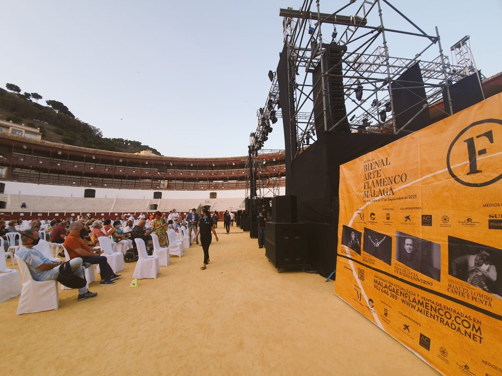 flamencoMlg's tweet photo. En breve comienza la VII Bienal de Arte Flamenco de Málaga.
Recuerda que la gala podrás seguirla también en nuestro canal de Youtube "Málaga en flamenco" https://t.co/16jh6ZzH0h
#FlamencoMlg #VIIBienalMlg #flamenco #Málaga #Andalucía #Repompa https://t.co/jIxjZ1lxJD