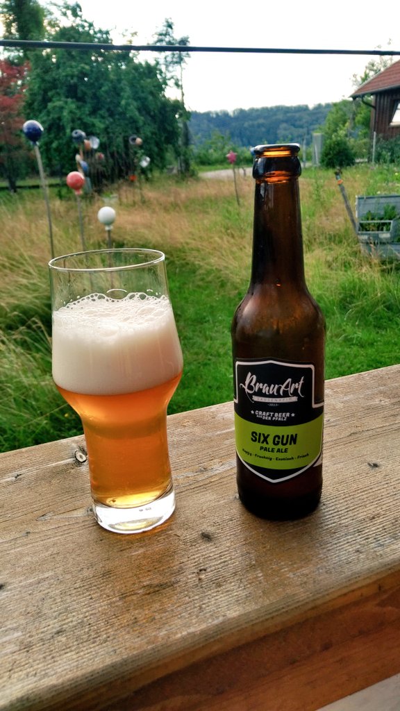 Harry_Mitt's tweet photo. #craftbeerhour #SixGun, ein Feuerwerk an Hopfenaromen und #Cascardian ein Traum mit Röstmalz-Kaffee-Schokoladenaromen. #brauart Sausenheim. 👍😍😎😋😋😋🍻🍻🍻🍻 https://t.co/rtiPiYfY12