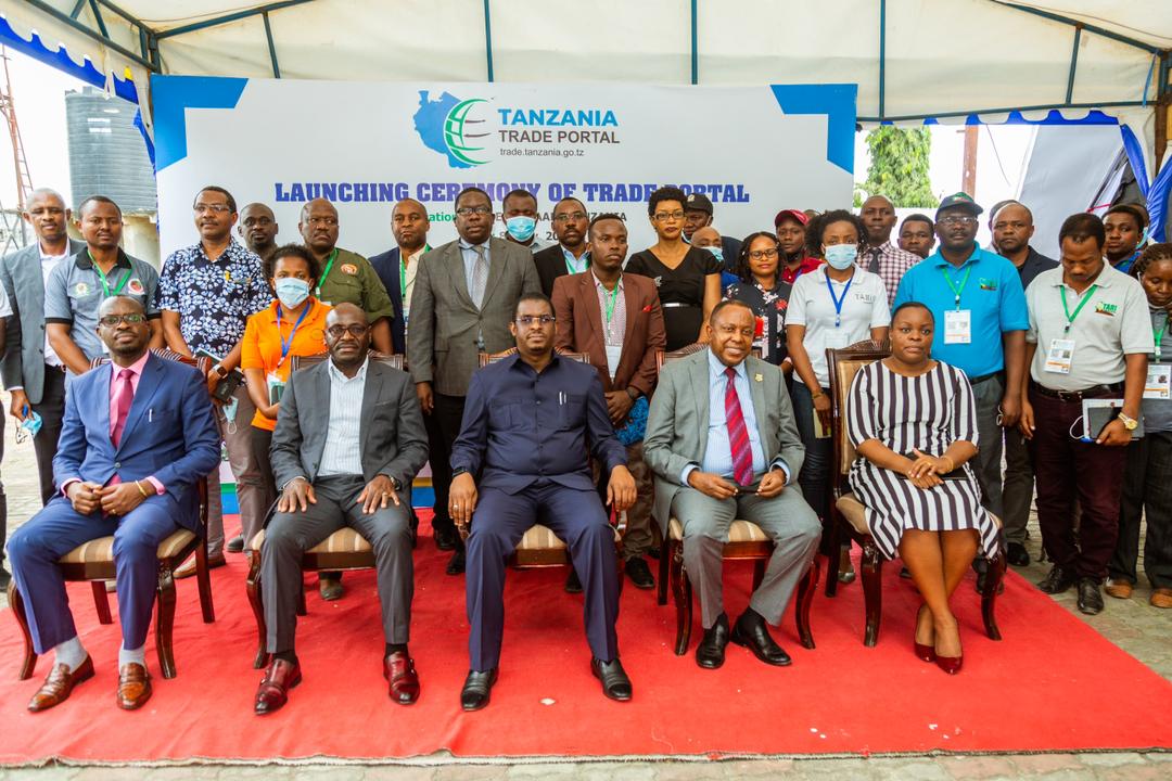 jumuiya's tweet photo. #Tanzania 🇹🇿 launches her Trade Information Portal, https://t.co/nThIBzdvZU, which is expected to boost intra-regional trade in East Africa as well as the region’s share of international trade.    ➡️https://t.co/mk17WRNILq @TradeMarkEastA @ITCnews 
@UNCTAD https://t.co/Z6dr6KWdrv