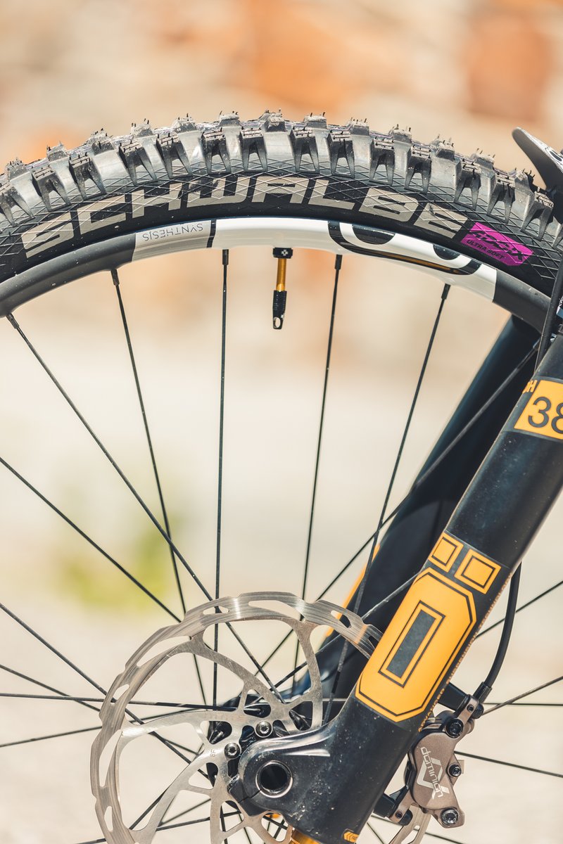 muc_off's tweet photo. Fresh legs, fresh wheels!

Commencal 21 have welcomed Alex Marin to the team this week - a new addition to their set-up! We can't wait to see what he's got in him this season 🔥

#MucOff #Commencal21 https://t.co/SjQKpLKkK5