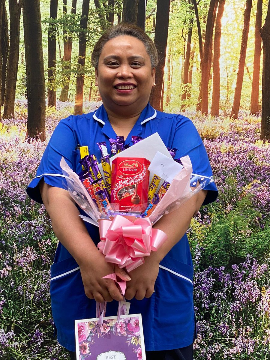 mandi-lee english tweet media