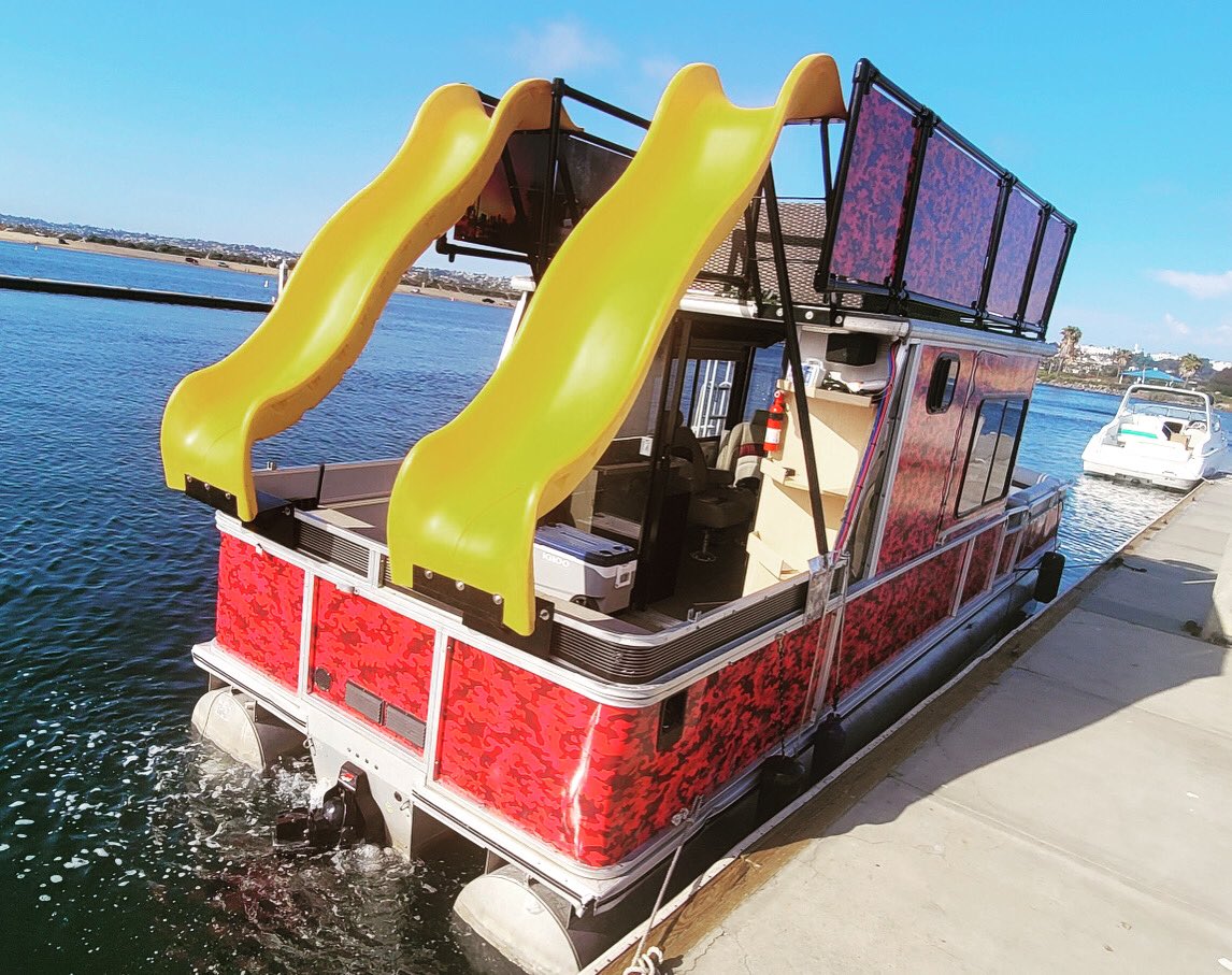 sd_checklist's tweet image. Summer is here! Maximize a hot summer day with some slip n’ slide action down one of our double decker pontoon boats! 💦 🙌🏽 contact for more details! #doubledecker #pontoonboats #sdchecklist #sandiego
