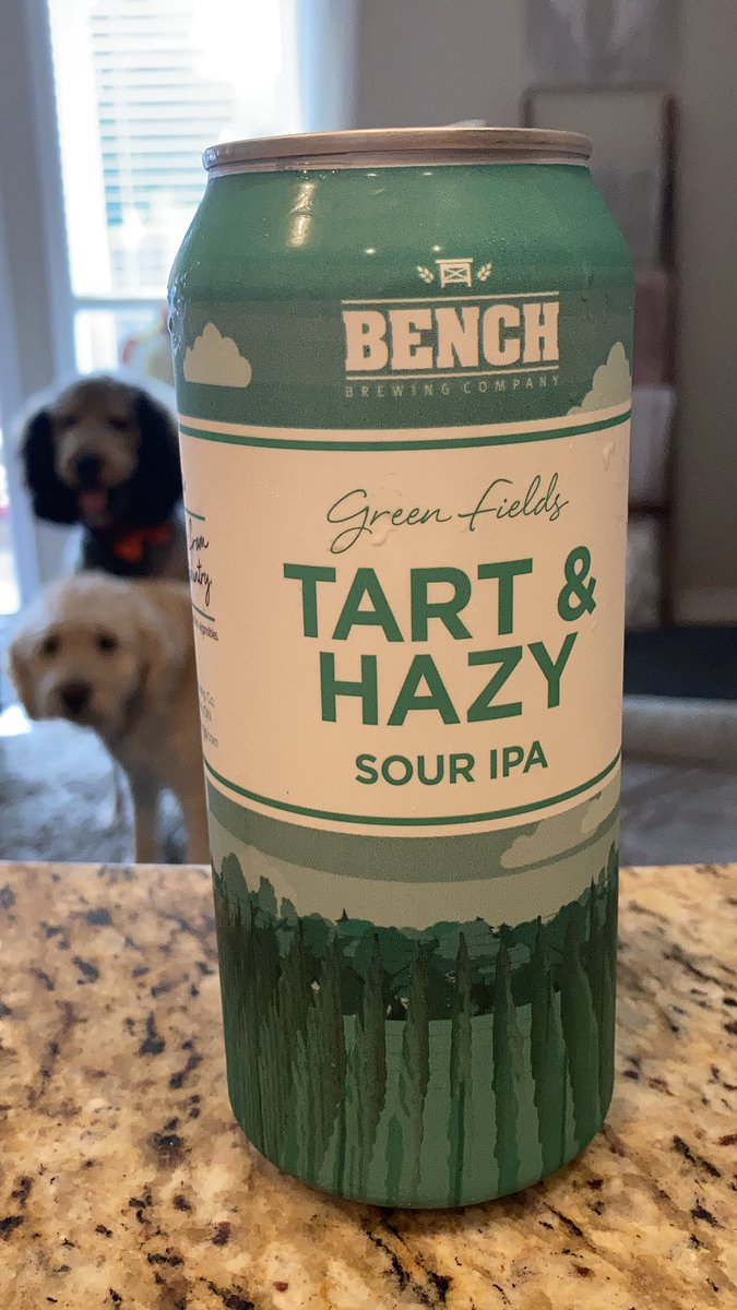 Oh. My. God! @benchbrewing has done it again....#HappyFriday y’all, be safe, listen to good music,and have a great weekend #Rushfamily @RushFamTourneys #souripa #ontariocraftbeer #dogphotobomb