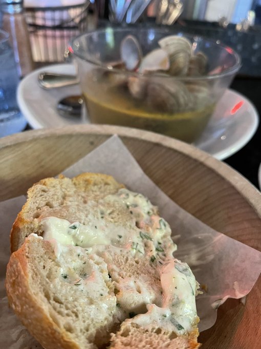 Highly recommend this establishment. HIGHLY recommend https://t.co/0kPqG6mo99<a href="/tag/tif"class="tags"><span>#tif</span></a>