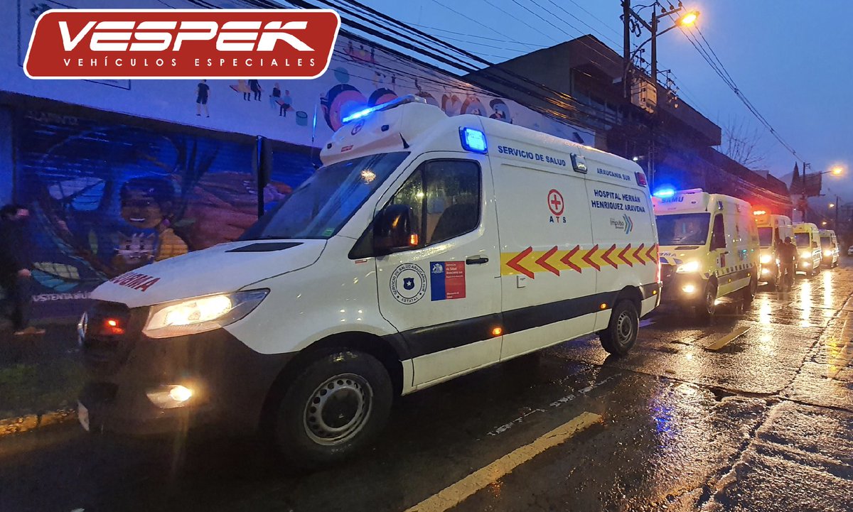 Vespek_'s tweet photo. Equipo #Vespek 🇨🇱 entregando nueva flota de 6 #Ambulancias 🚑🚨@MBChile Sprinter 314 para Servicio de Salud Araucanía Sur - @ministeriosalud. Móviles equipados para apoyo @samuaraucania con el más alto estándar de calidad y seguridad. 🥇😷
#BioGelCoat @WhelenEng @spencer_ems https://t.co/ynmok4g7L0