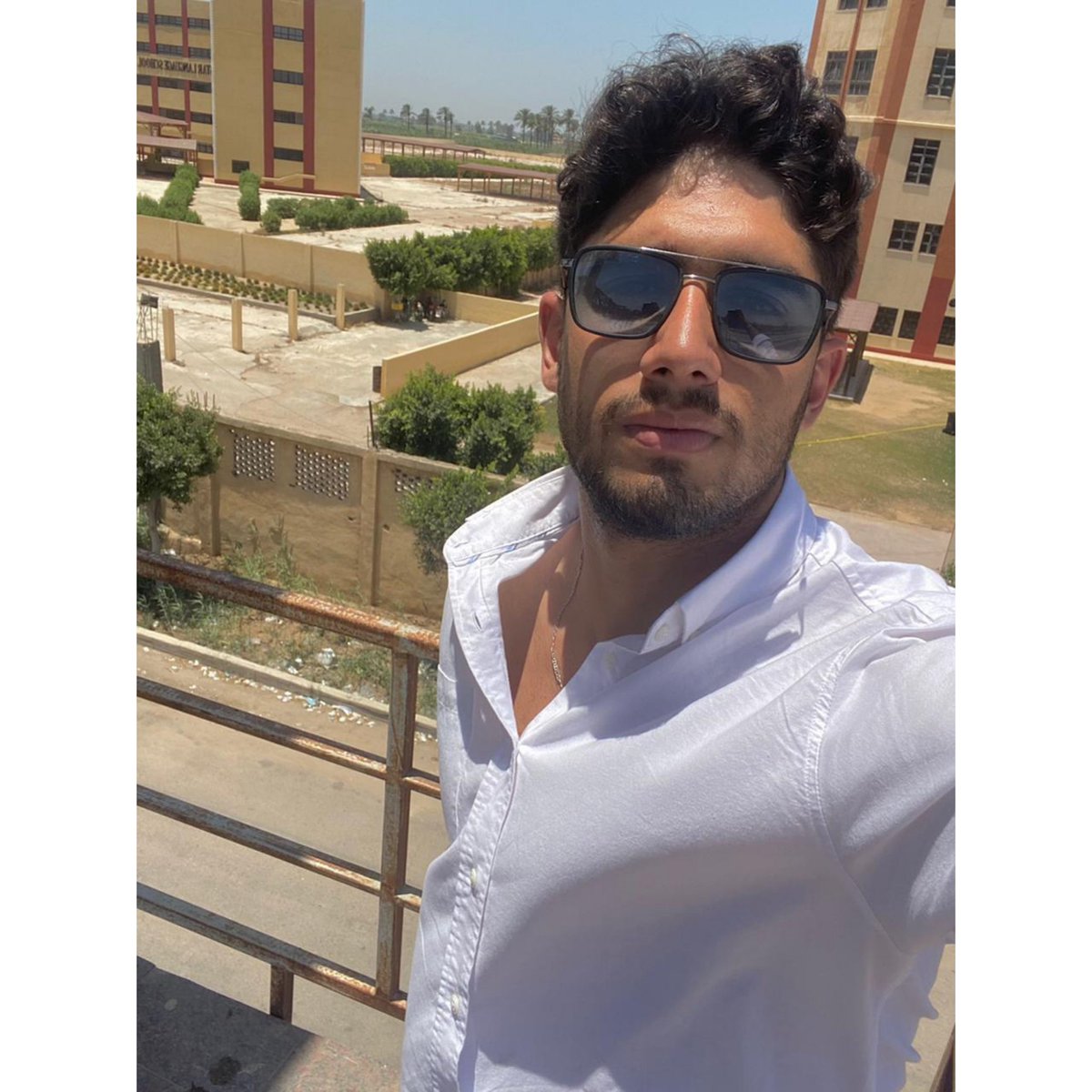 Gazraa27's tweet photo. #newavatar ❤🎓 https://t.co/Zb6mIMUfsX
