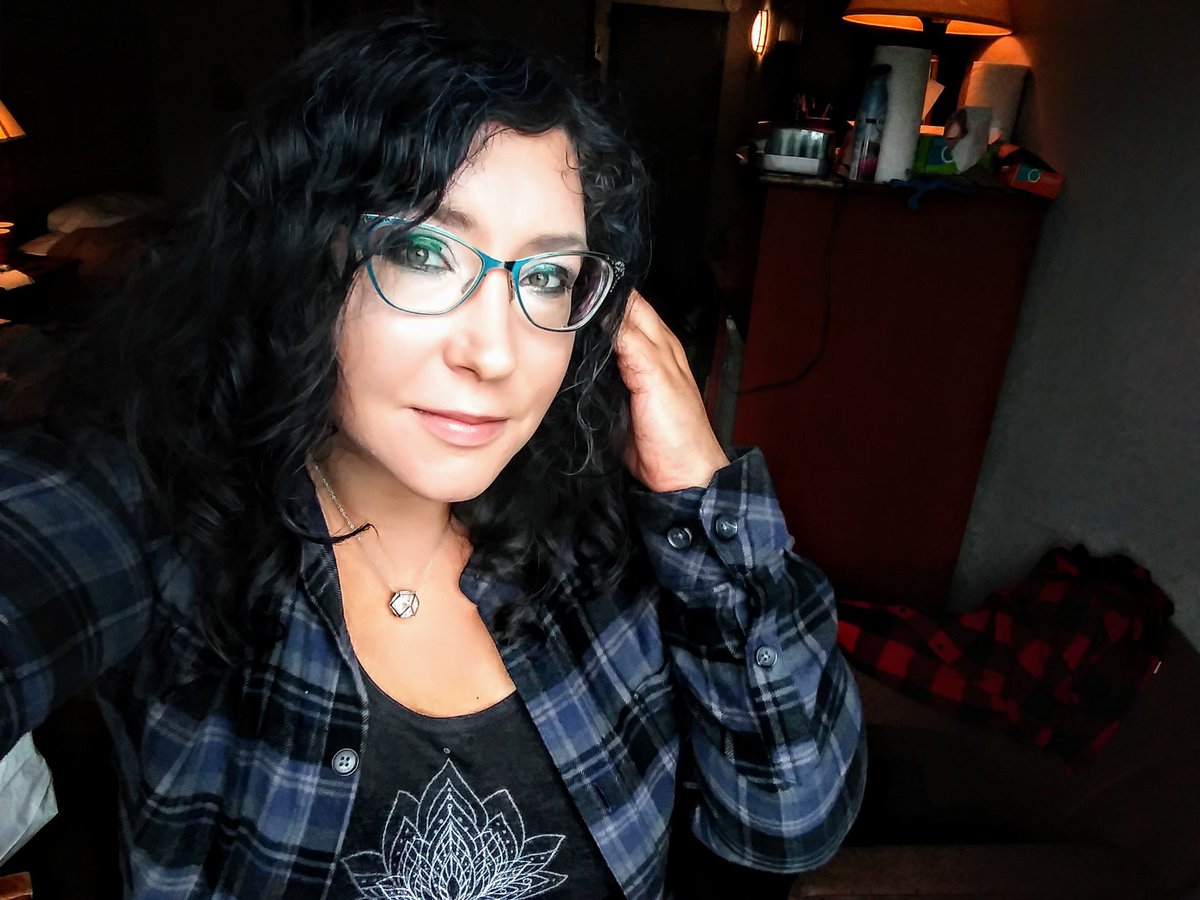 WensdaiAmbrose's tweet image. #curltransformation #selfienation #SelfieTime #selfiegram  #glasses #glassesgirl #glassesfashion #sephorasquad #sephoracollection