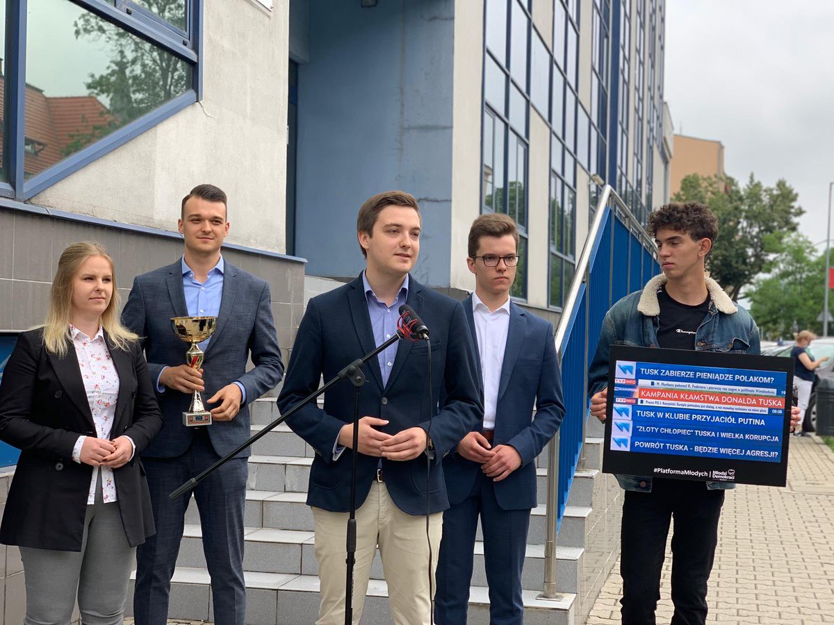 gieryga's tweet image. ❗️Cała ta sytuacja, w której @tvp_info atakuje @donaldtusk miała już miejsce w 2019 roku, doprowadziła do tragedii, w wyniku której zginął @AdamowiczPawel.

@SamPereira_ wyciągnijcie w końcu wnioski. Zacznijcie myśleć szerzej niż propagandowa bańka.
#PlatformaMłodych