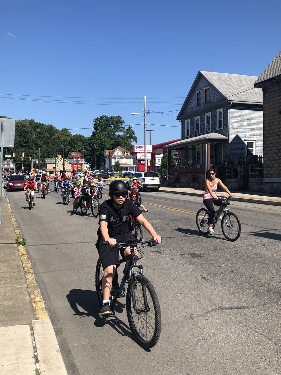 seanriggle's tweet photo. This year 300+ riders raised $22,000 for Central PA veterans.  Thank you riders, sponsors, and friends!  @FreedomRideUSA #freedomrideusa https://t.co/8vJXjb9IL7