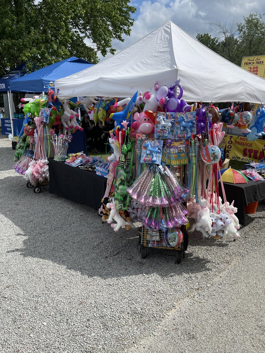 Cranberry Community Days is just getting started. Excitement in the air. So happy that T-Mobile is providing the free parking cause there is going to be a crowd. #TMobileGoesLocal #STRMarketing <a href="/DianeOddo/">Diane Oddo</a> <a href="/Leenasays/">Leena</a> <a href="/labs_ky/">LABSKY</a> <a href="/IreneKieweg/">Irene Yuan Kieweg</a> <a href="/jasonjonesmi/">JJ</a> @MagentaAshley1 <a href="/CleveJaye/">JayeJaye</a>