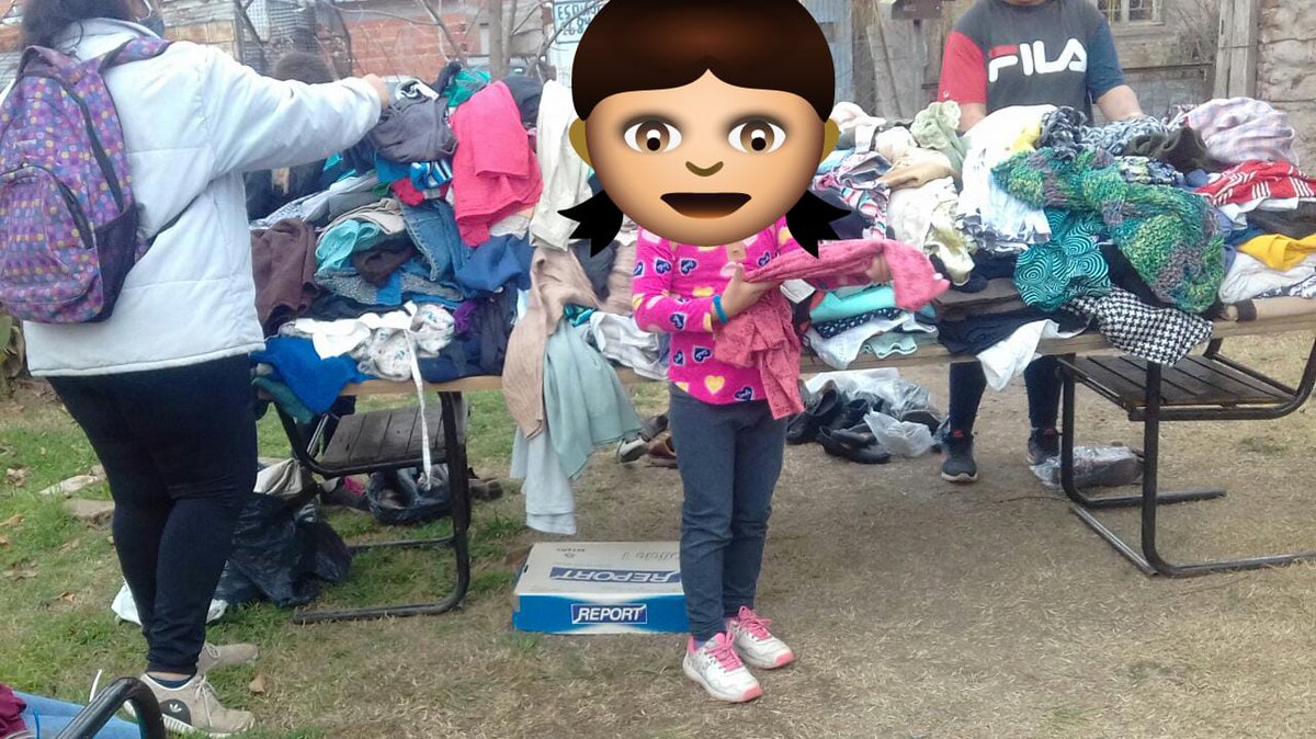 AdrianMacre's tweet photo. Estar laburando y recibir mensajes d la gente d Martin Fierro y Tierras Argentinas, diciendo q gracias a lo q lleve, hoy dormirán más calentitos, da la fuerza q muchas veces pierdo al ver tantos "señores" No haciendo Nada x esta gente y tantos vecinos q la pasan mal.
#SigoSumando https://t.co/b3l3xv7Ho4