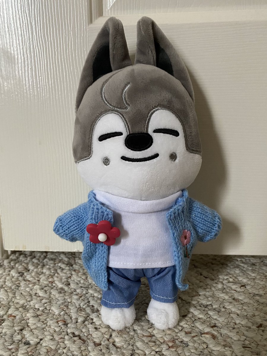 hvngos's tweet photo. if anyone wants clothes for their skzoo dolls i have these 2 outfits that i accidentally bought extras of

theres gonna be slight differences like the color of the flower pin etc

theyre $12 + shipping! https://t.co/w5aizKqlru