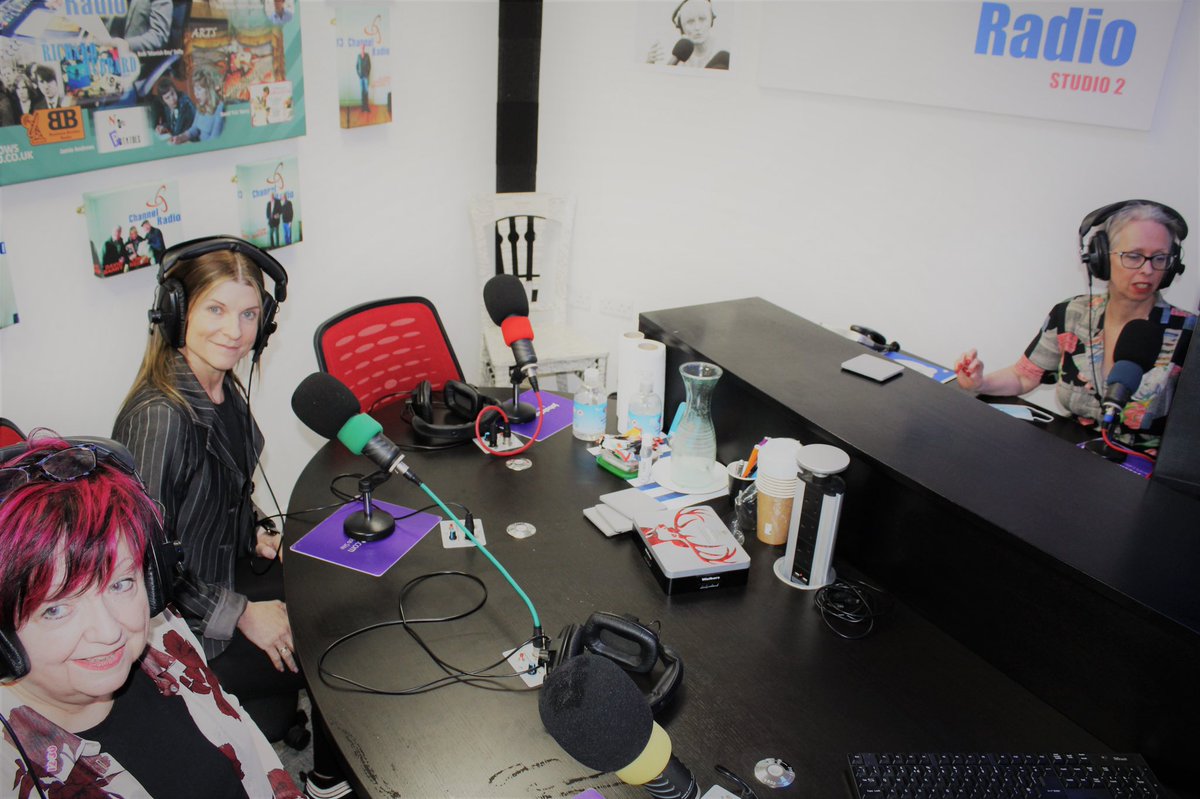 wibradiolive tweet media